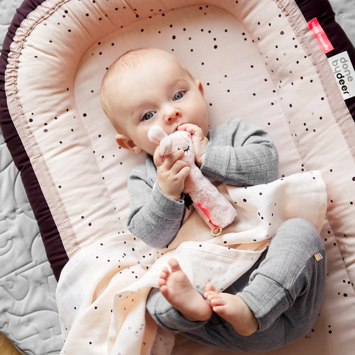 Done by Deer gnezdasce plus roze dreamy dots