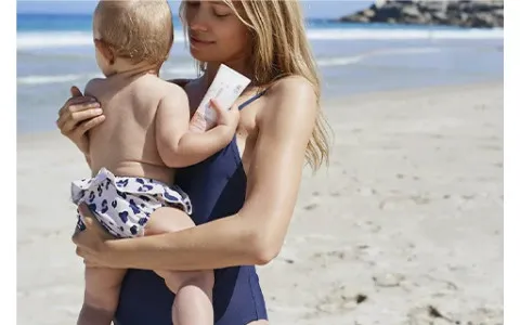 Kako zaštititi kožu bebe od štetnog sunčevog zračenja?