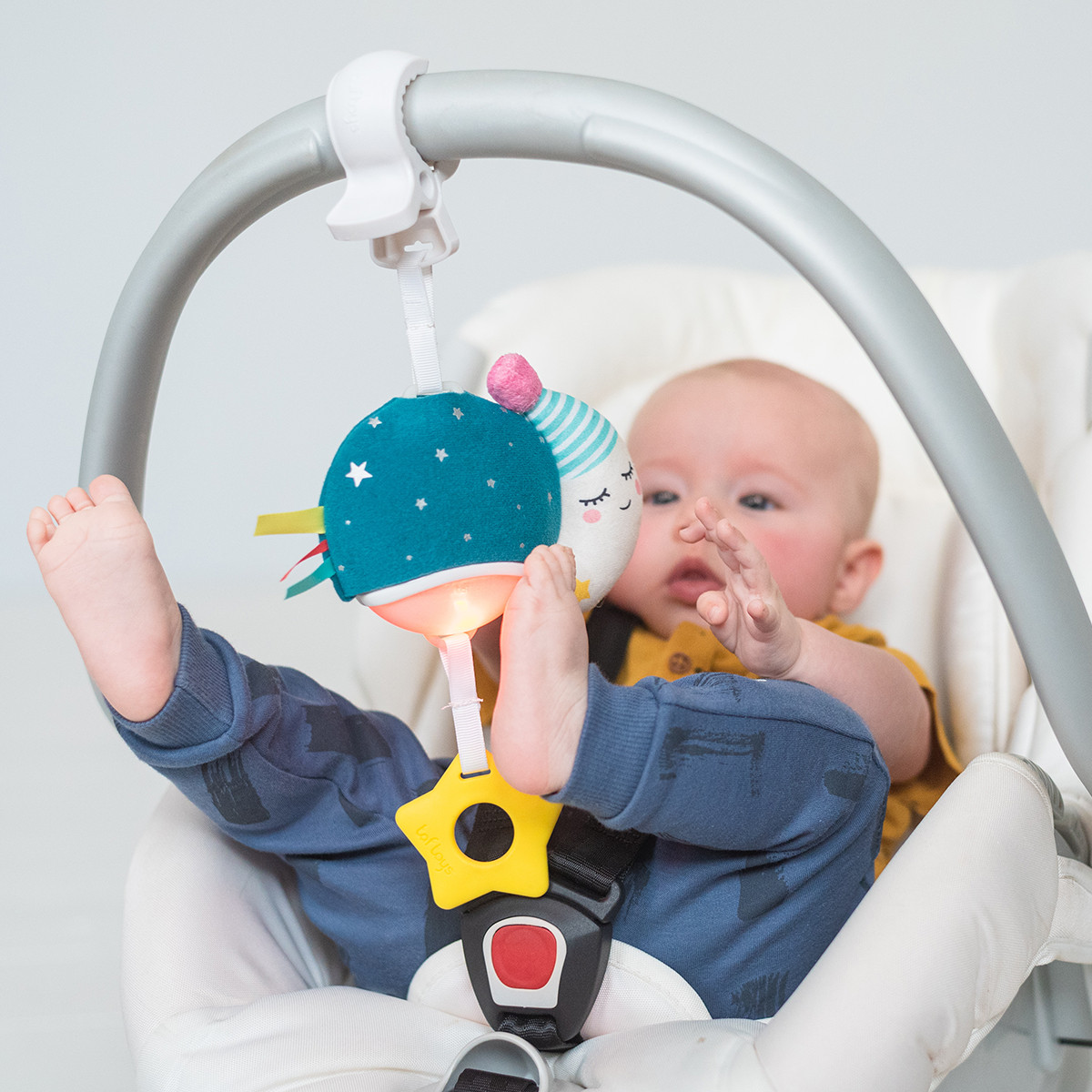 Taf toys muzička zakačaljka