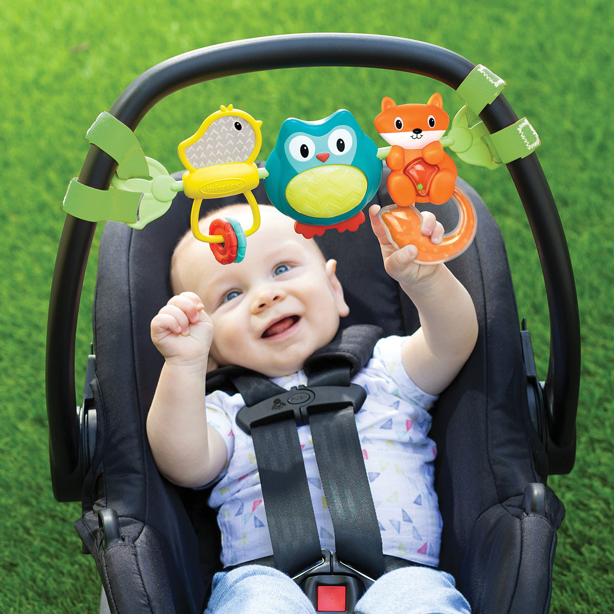 Infantino zvečka drugari