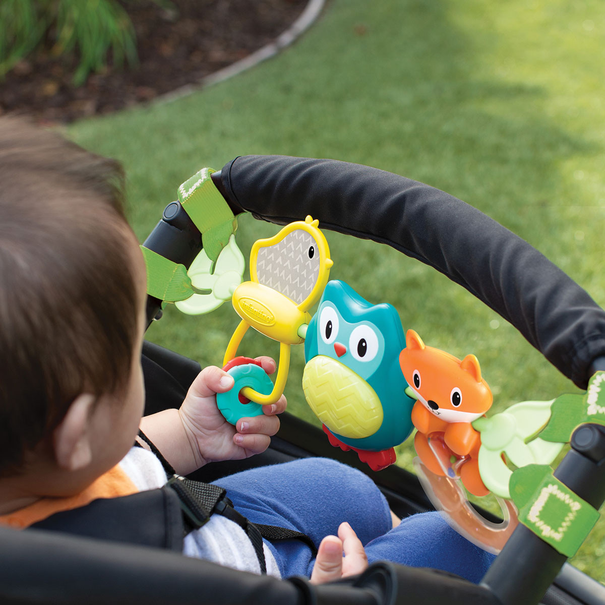 Infantino zvečka drugari