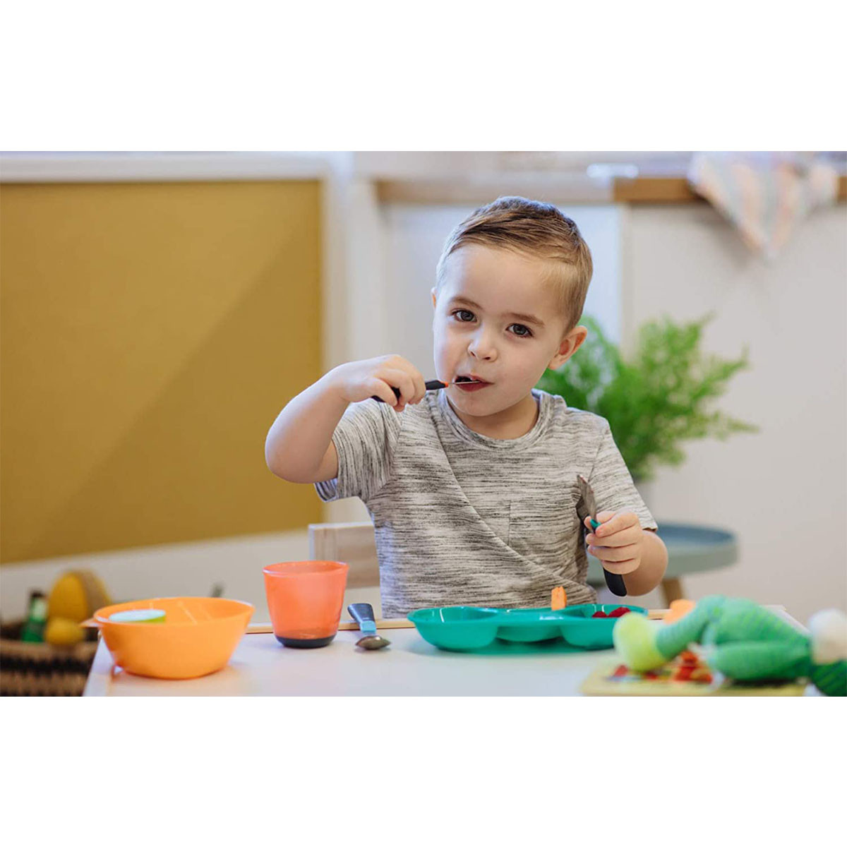 Tommee Tippee pribor za hranjenje