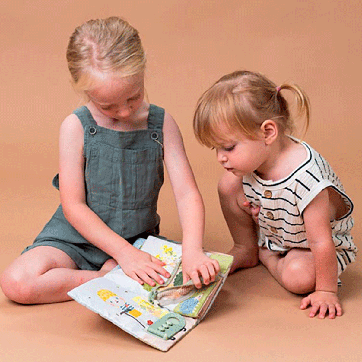 Taf Toys edukativna knjiga