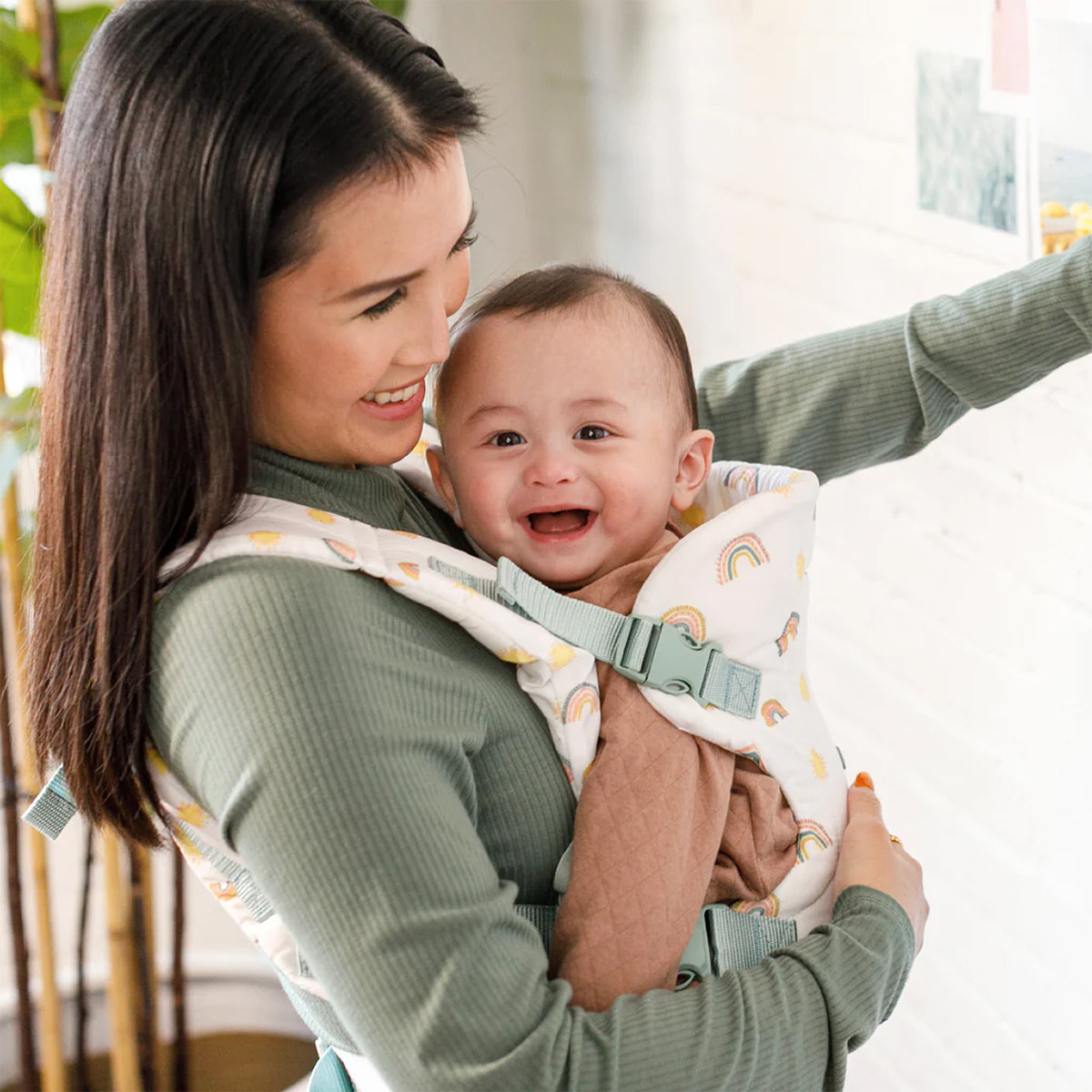 Infantino kengur nosiljka 4/1,Rainbow