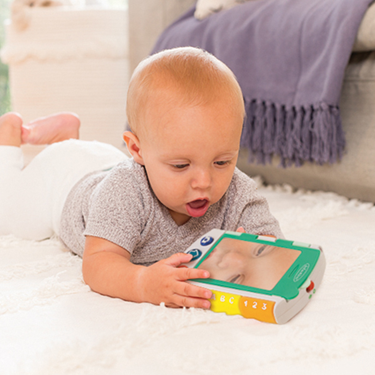 Infantino Edukativna igračka telefon i knjiga