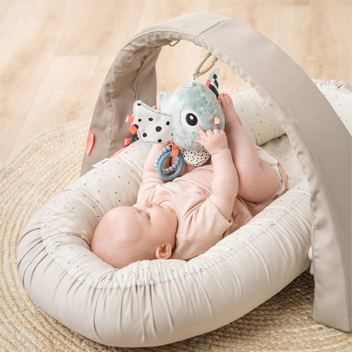 Done by Deer plišana igračka