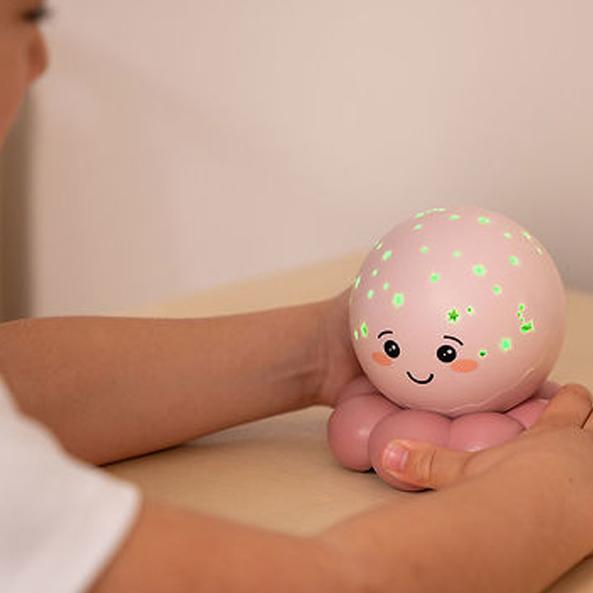 Cloud-B noćna lampa Hobotnica Pink