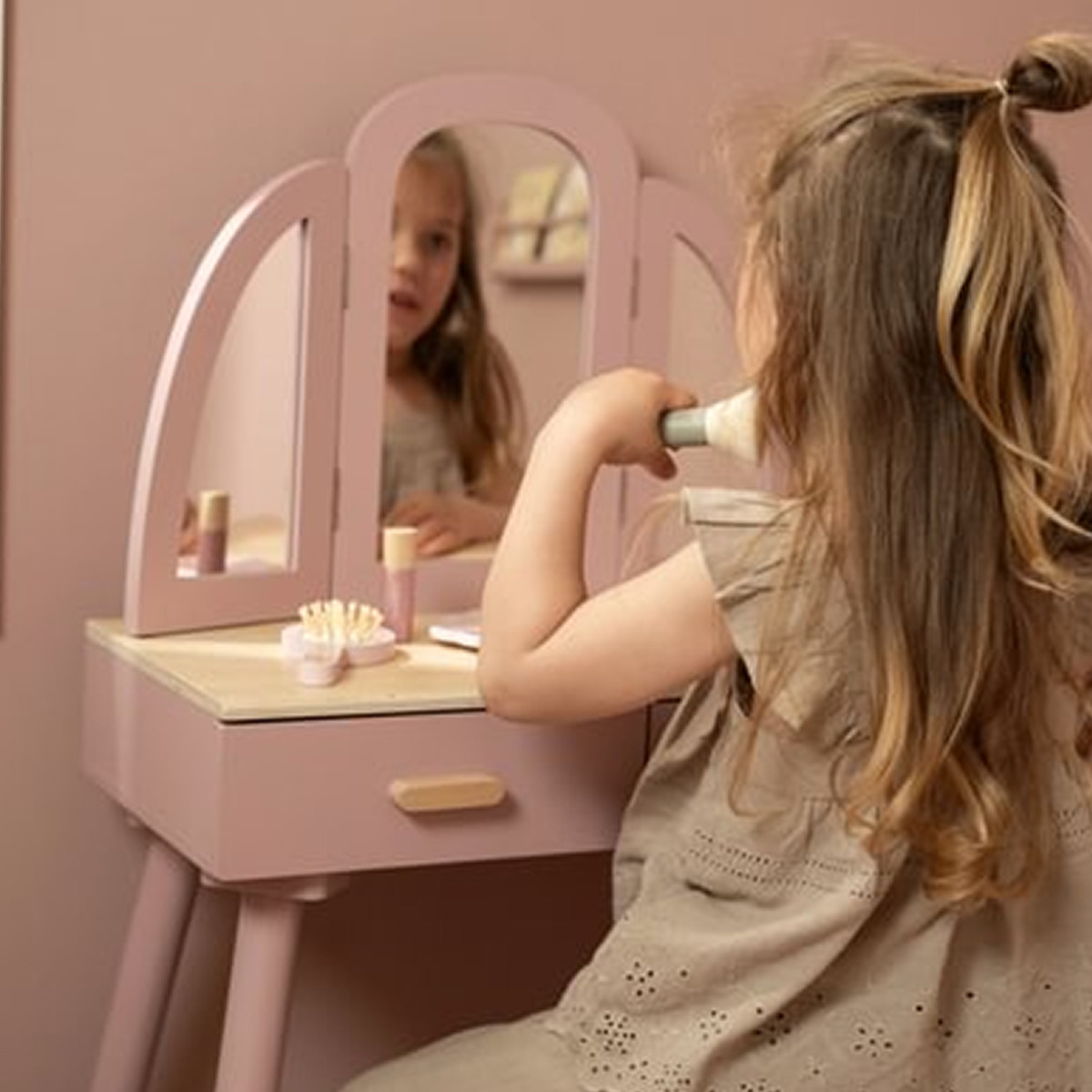 Little Dutch sto za šminkanje