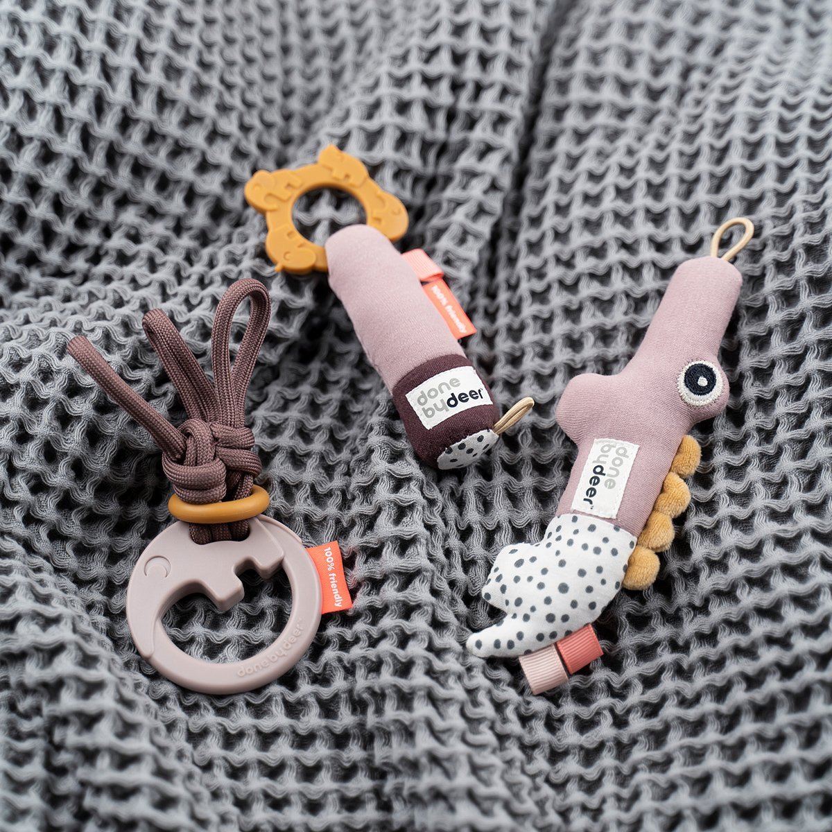 Done by Deer Tiny activity toys gift set Deer friends Powder