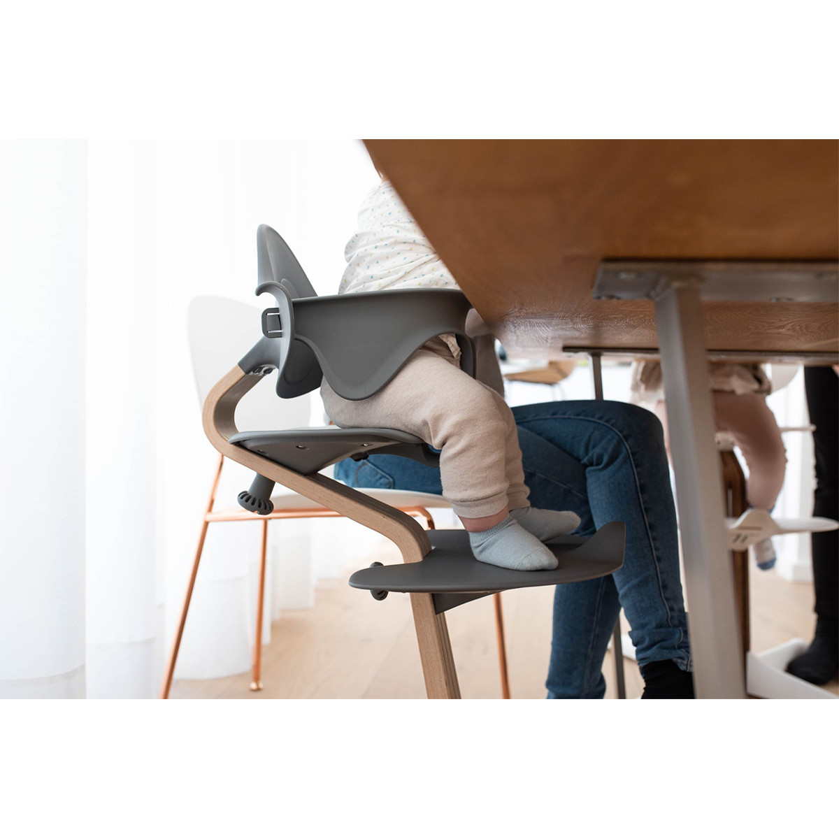 Nomi stolica za hranjenje