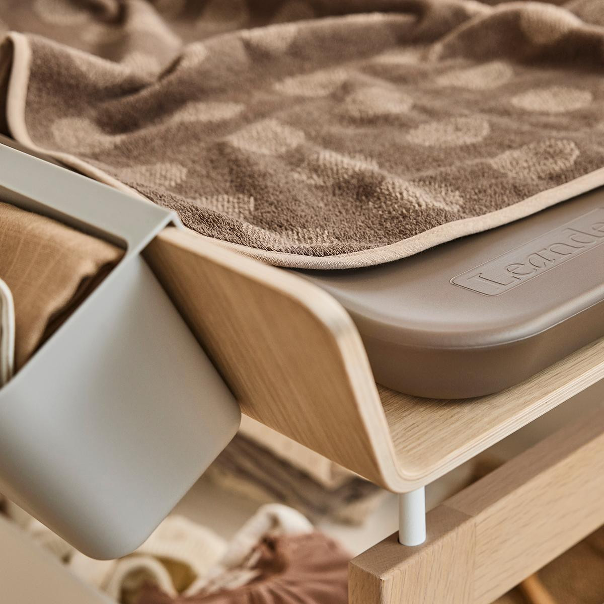 Leander podloga za presvlačenje Matty Mocca