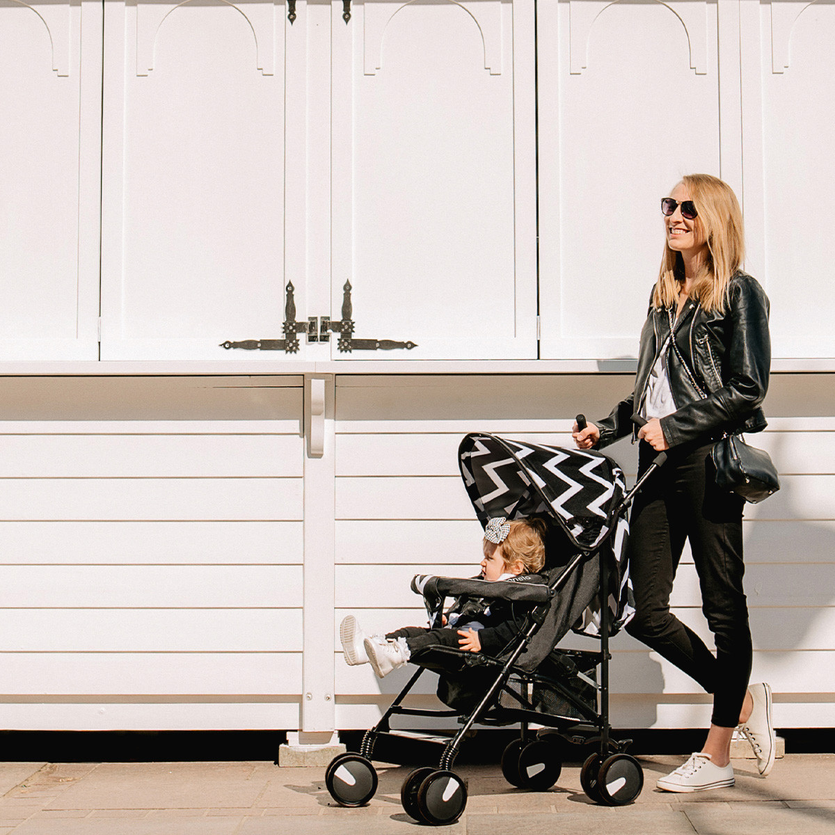 Lionelo kolica Elia, Black