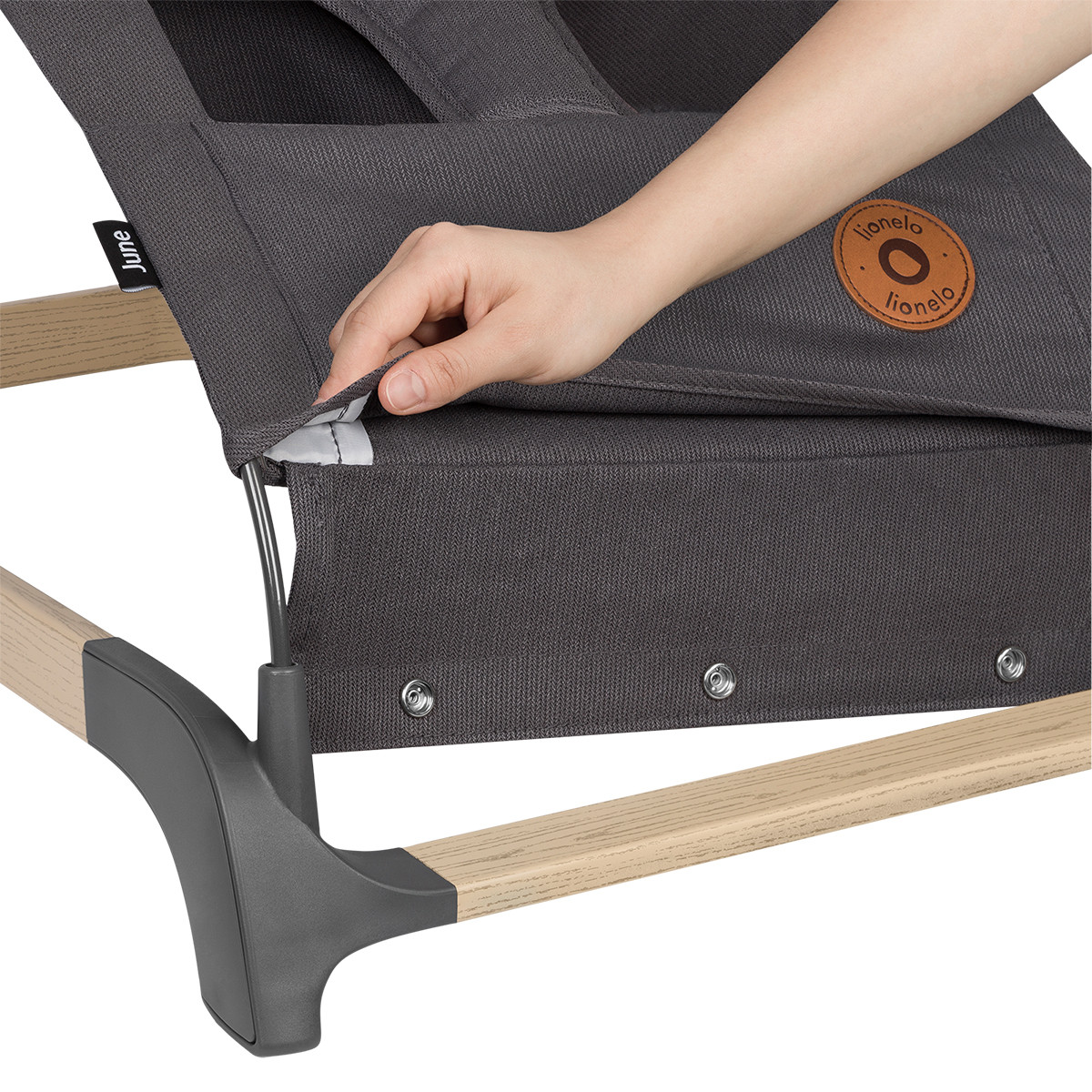 Lionelo njihalica June, Grey