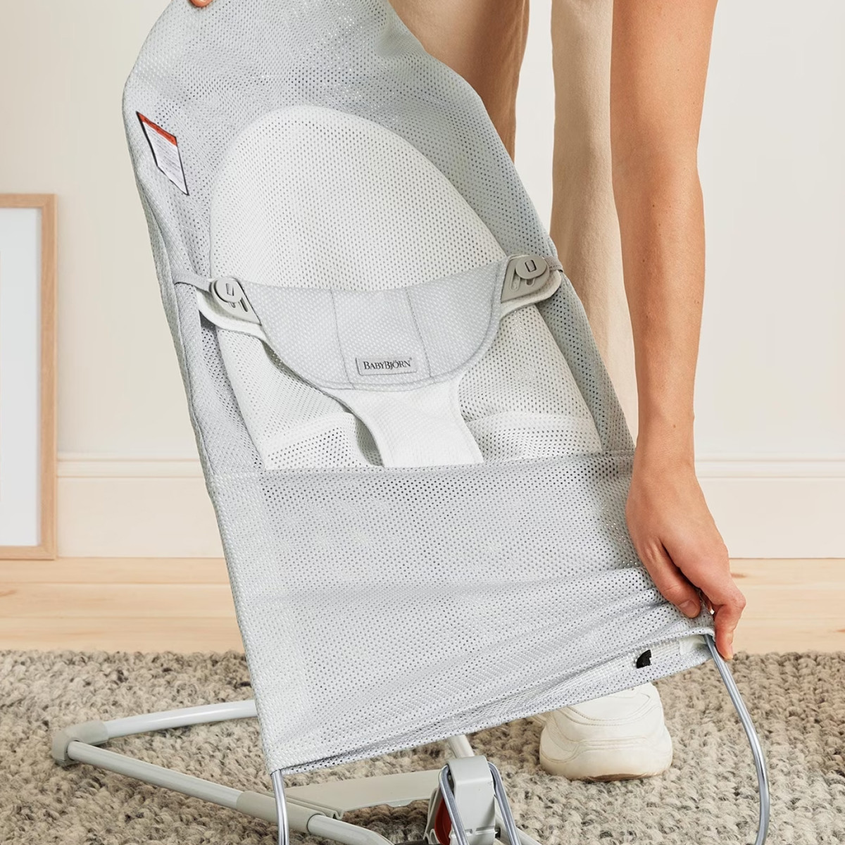 BabyBjörn njihalica Soft siva