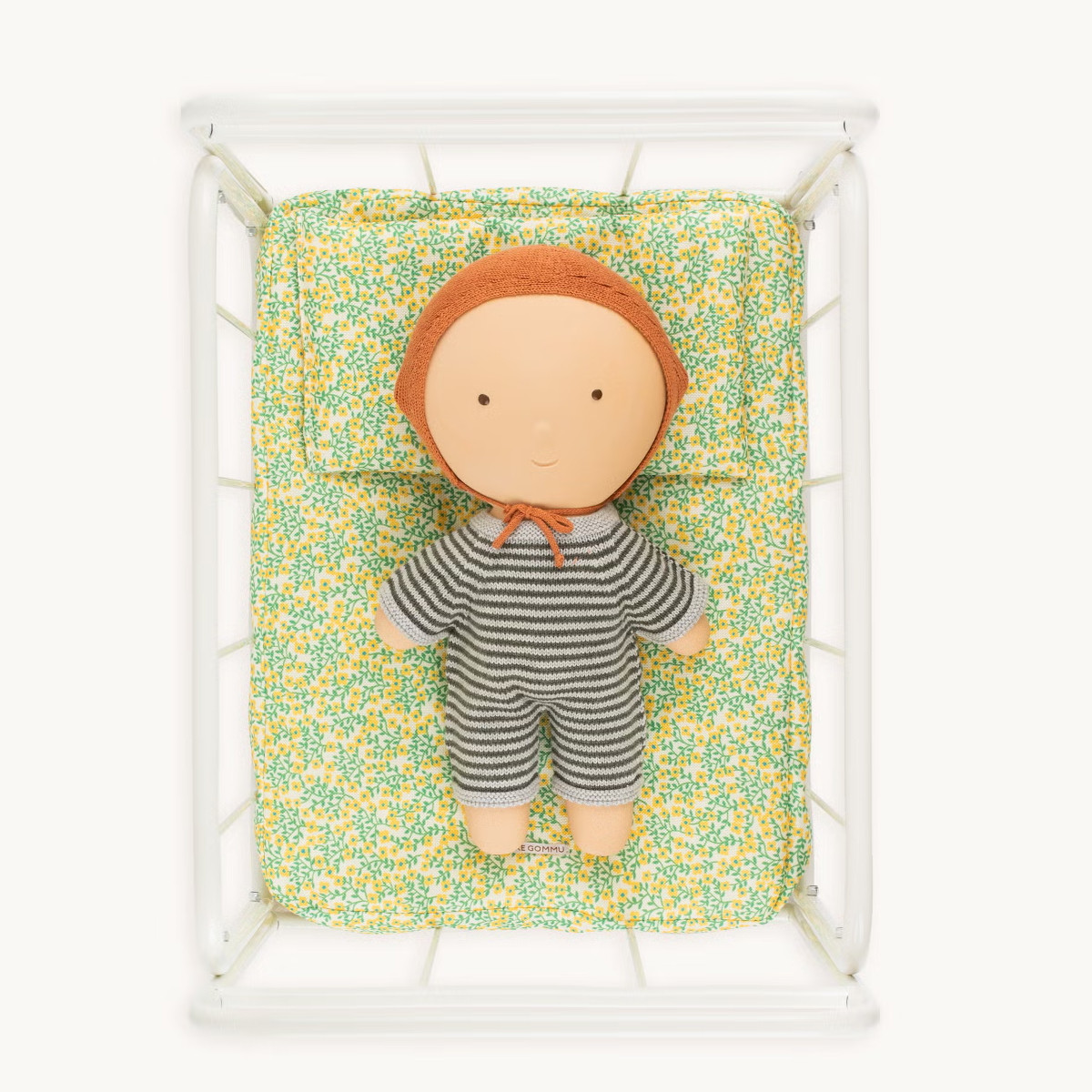 Gommu krevetac za lutke