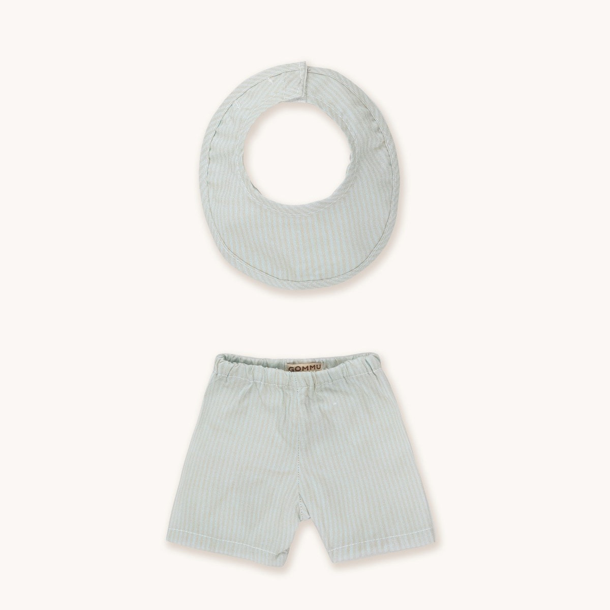 Gommu garderoba za lutku