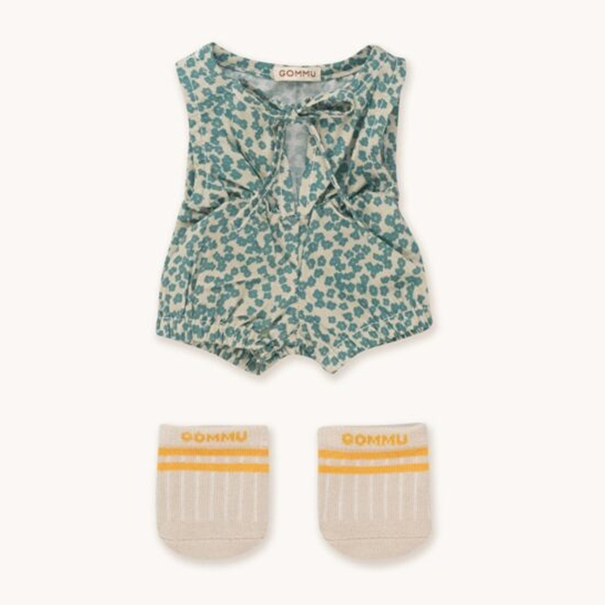 Gommu garderoba za lutku