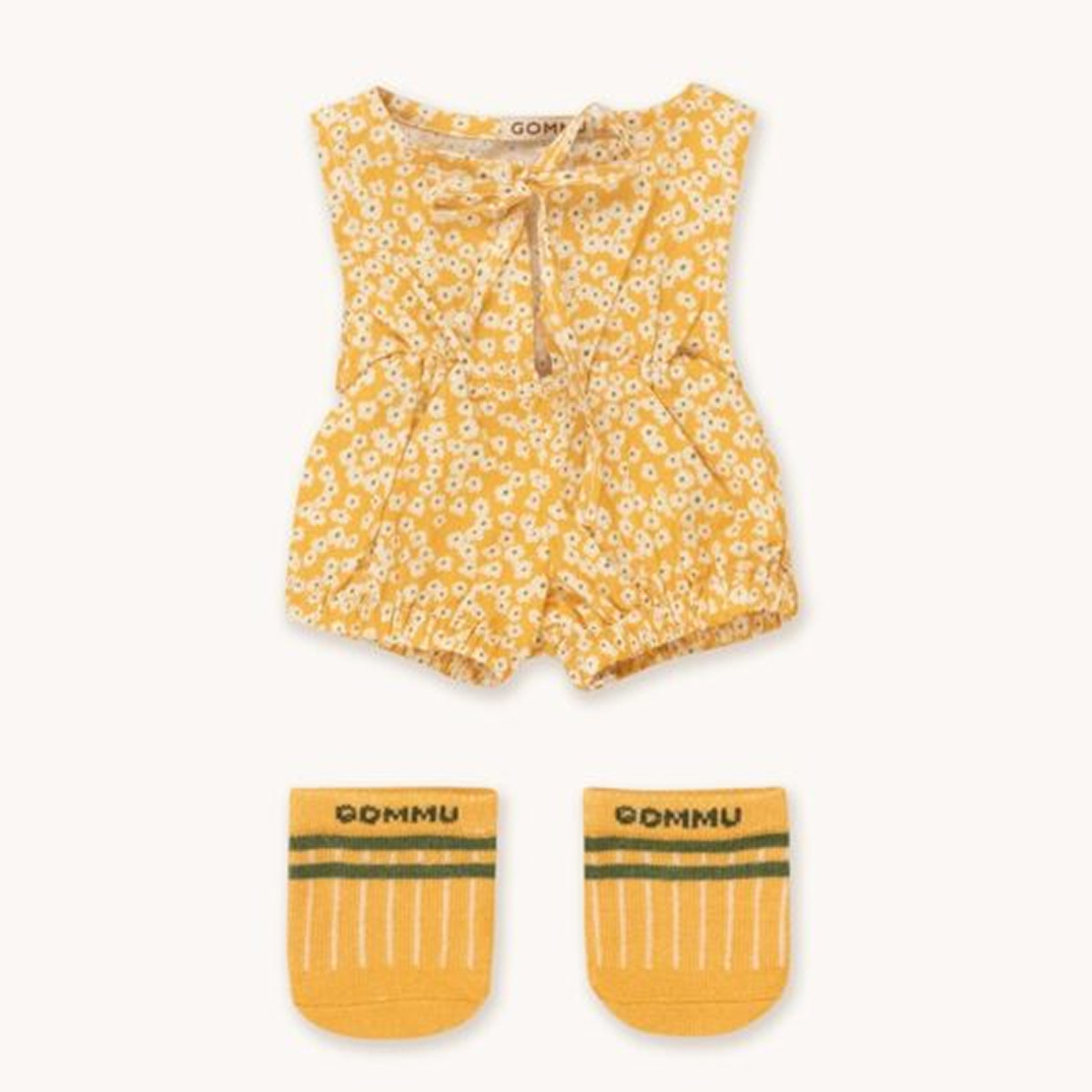 Gommu garderoba za lutku