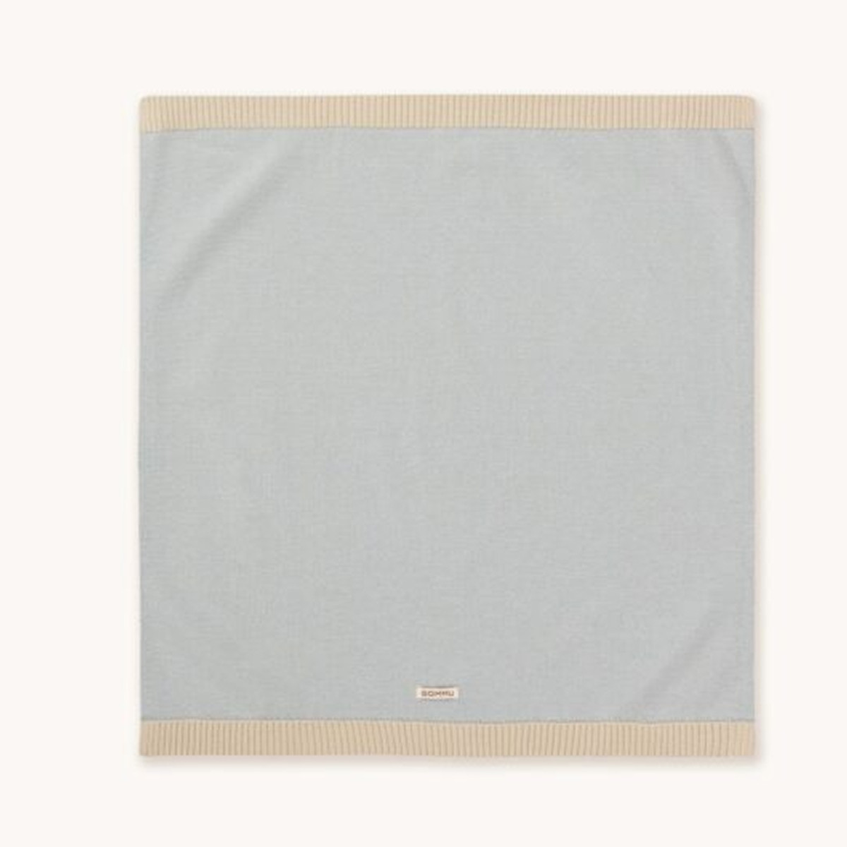 Gommu garderoba za lutku