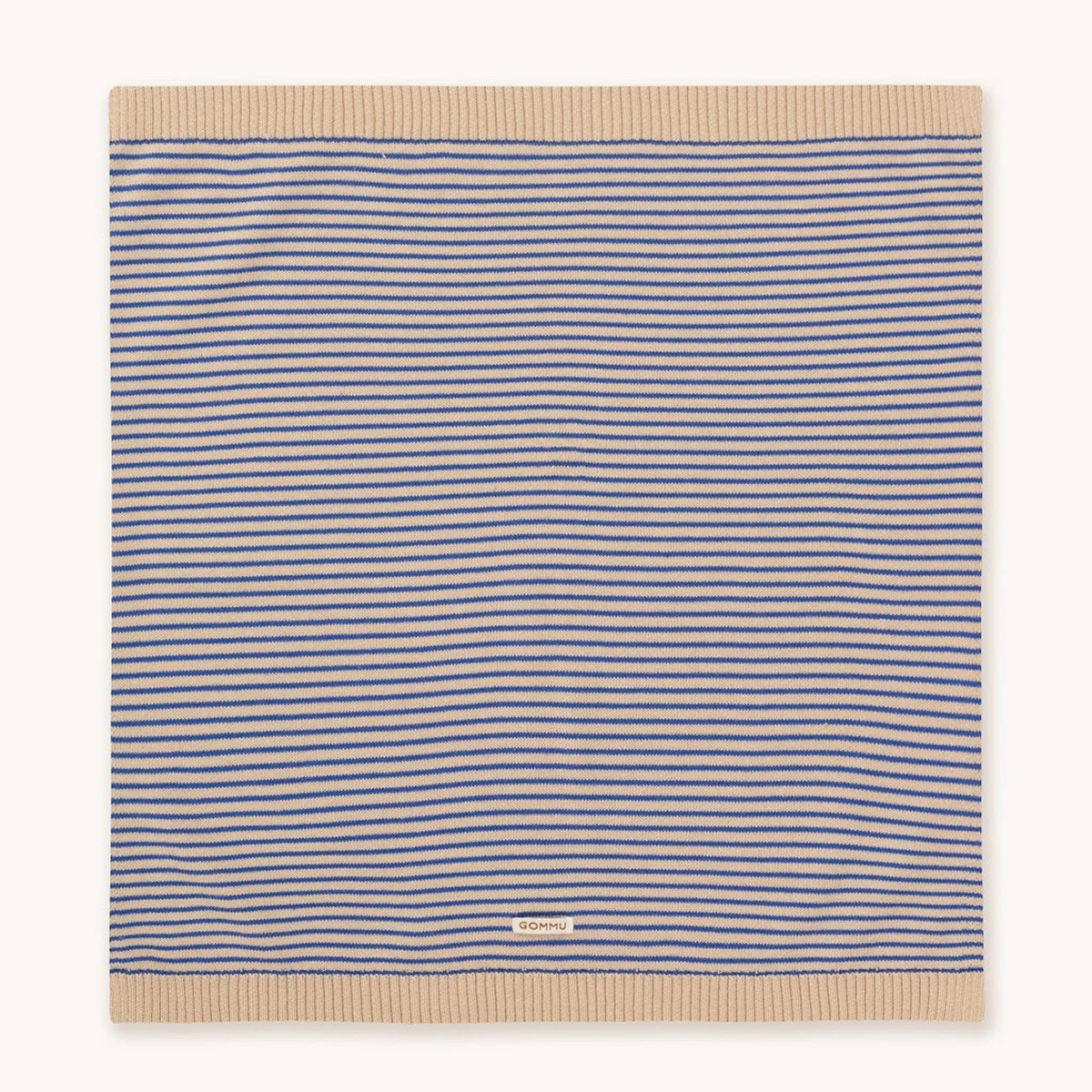 Gommu garderoba za lutku