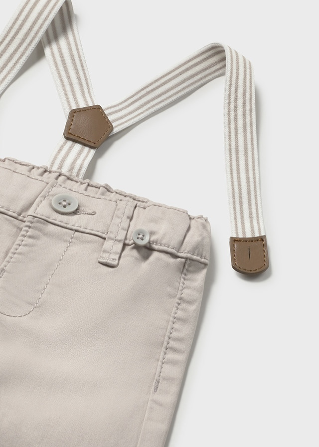 Mayoral pantalone sa tregerima