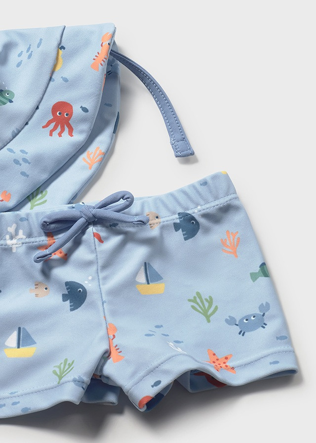 Mayoral kupaće kostimom i šeširom