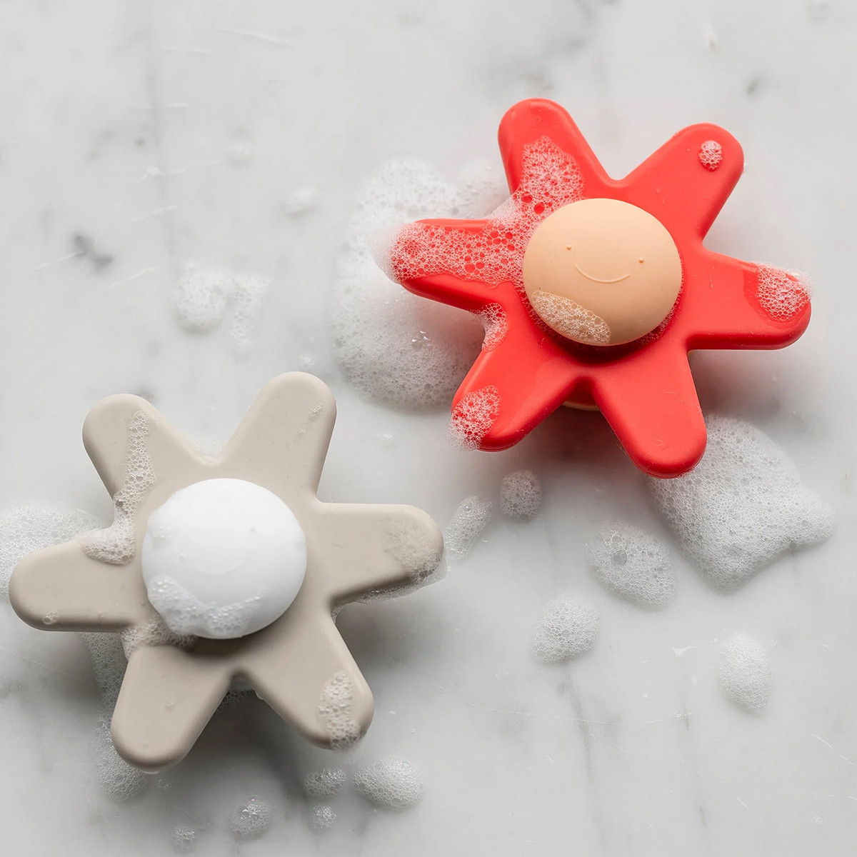 Nattou silikonska igračka za kupanje, 9x9x3.5cm