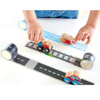 Hape drveni autić sa stazom