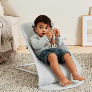 BabyBjörn njihalica Soft siva