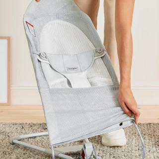 BabyBjörn njihalica Soft siva