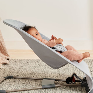 BabyBjörn njihalica Bliss 3D svetlo siva