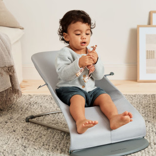 BabyBjörn njihalica Bliss 3D svetlo siva
