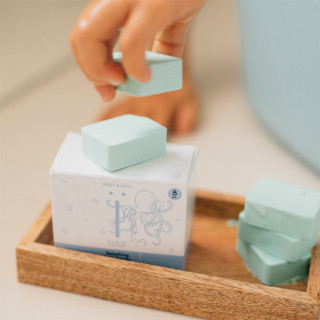 Naif prskajuca kugla za kupanje, 8/1