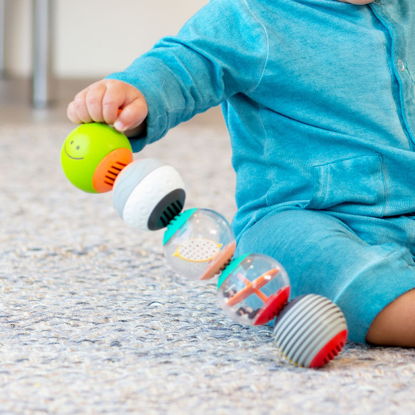 Infantino zvečka Gusenica