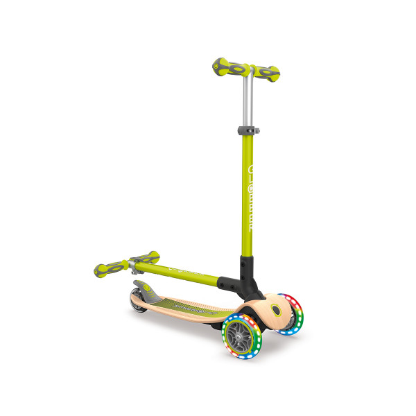 Globber Primo drveni trotinetsa sklapanjem i svetlima