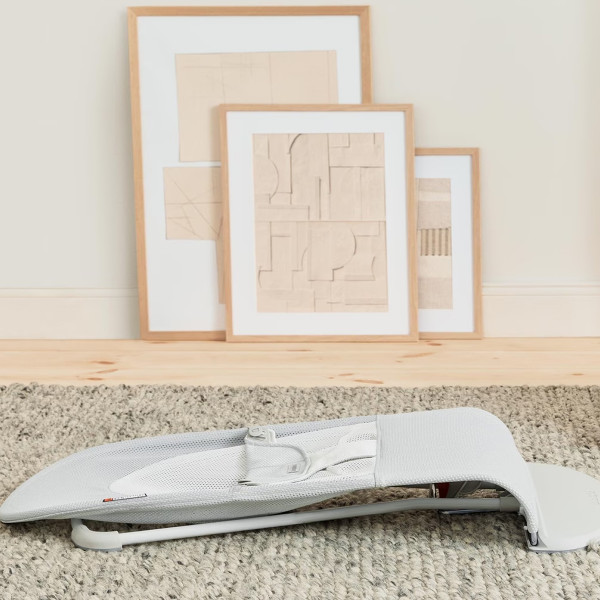 BabyBjörn njihalica Soft siva