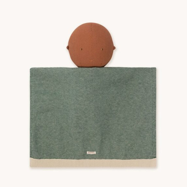 Gommu garderoba za lutku