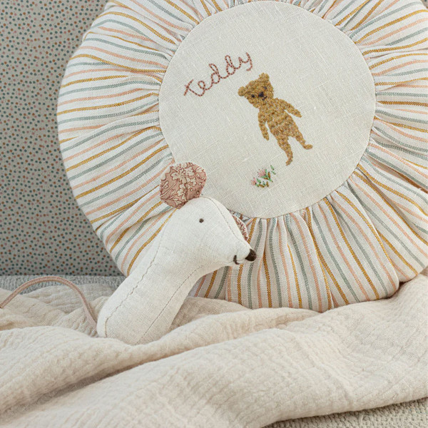 Maileg ukrasni jastuk - meda 26x26cm