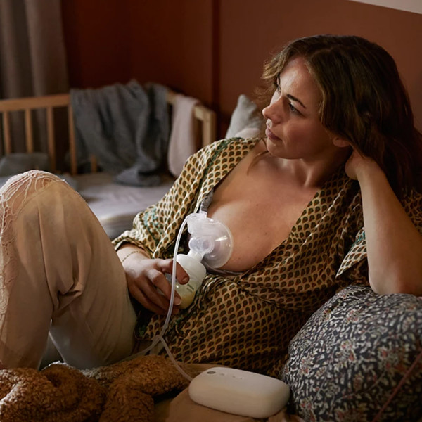 Avent Gift set sa električnompumpicom za izmazanje